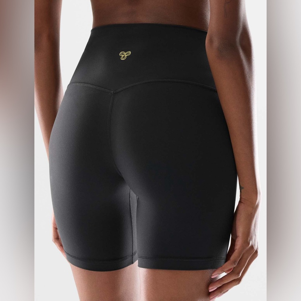 Aritzia‎ Butter Cheeky High Rise 7”